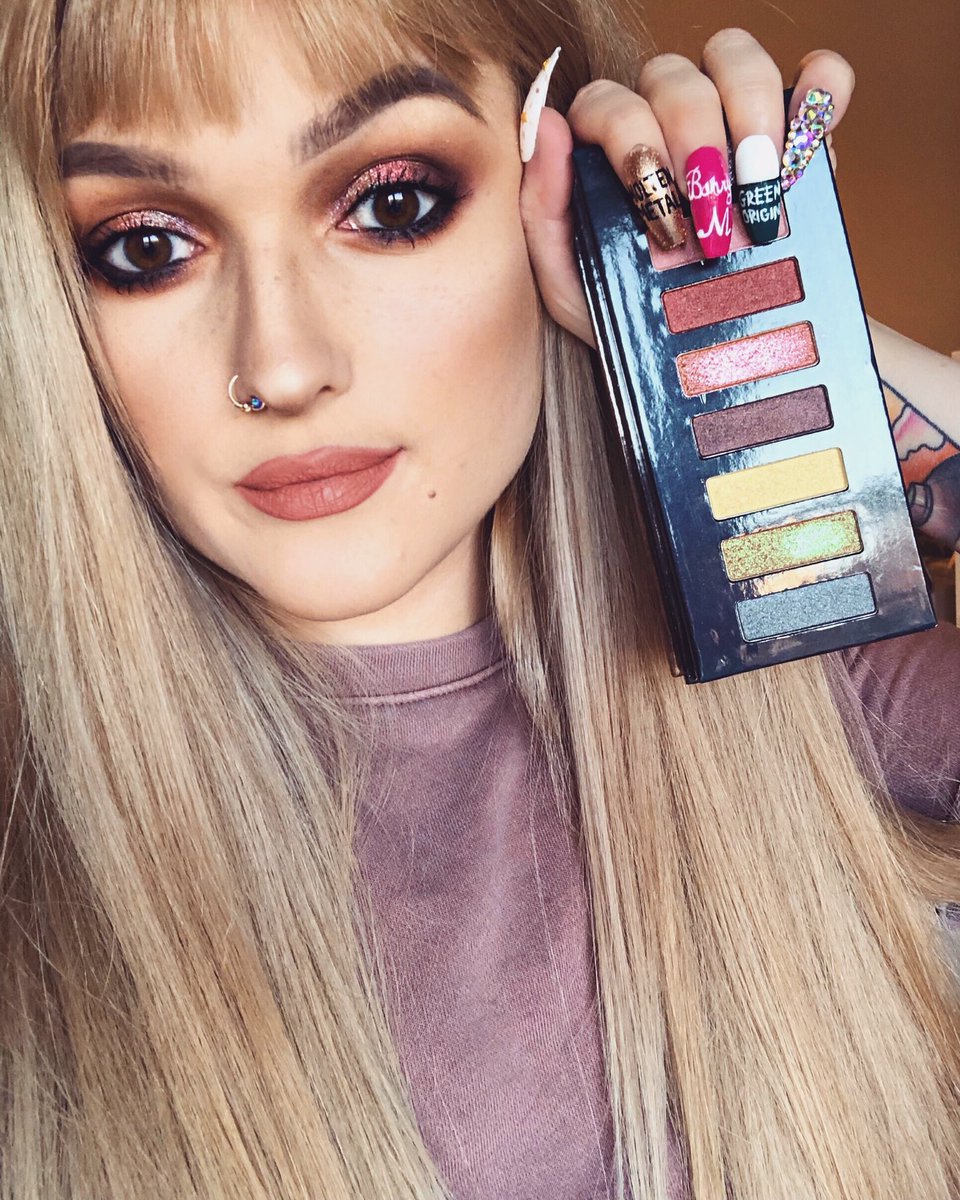 naileditchelsey's tweet image. Maybe slightly obsessed with @BarryMCosmetics 🙈✨💅🏼💕 #barrymcosmetics #barrym @BootsUK @superdrug @SuperdrugHelp 💫