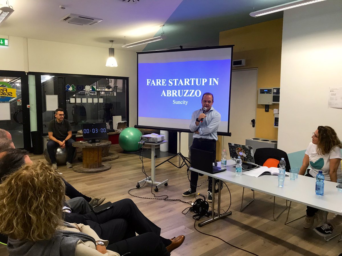 #AppAbruzzo - L’evento finale!
Siamo arrivati alla fine del percorso del bando della Regione Abruzzo per il sostegno alla creazione di nuove #startup.
Complimenti ai 5️⃣ team che hanno presentato oggi pomeriggio i loro progetti in #FiraStation!