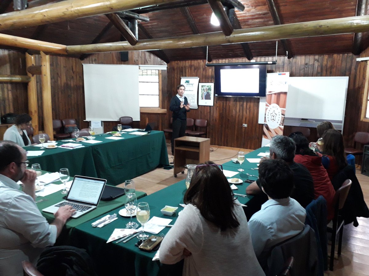 #Talca
El Programa Madera Alto Valor de <a href="/Corfo/">Corfo</a> realiza a esta hora su sesión mensual del Consejo Regional Maule, en dependencias del Centro de Reuniones de <a href="/conaf_minagri/">CONAF - Corporación Nacional Forestal</a>. Juntos avanzamos en iniciativas de desarrollo para las pymes madereras y forestales de Chile.