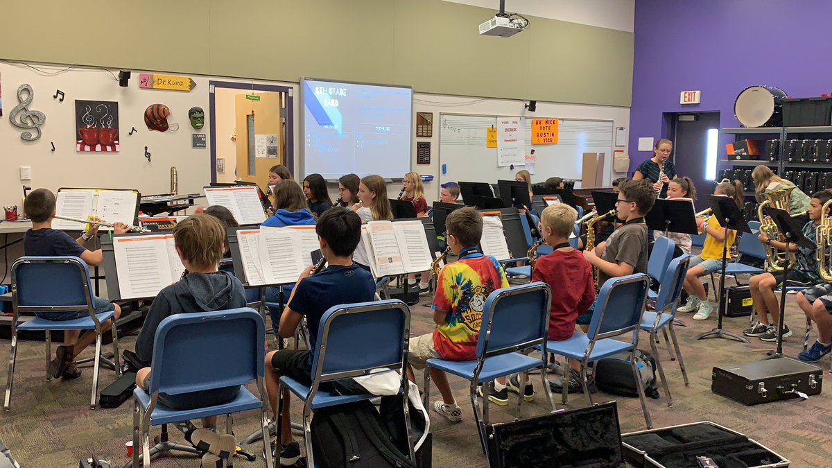 6th grade band is Rockin it! #HawksROCK <a href="/DVUSD/">Deer Valley Unified School District</a>
