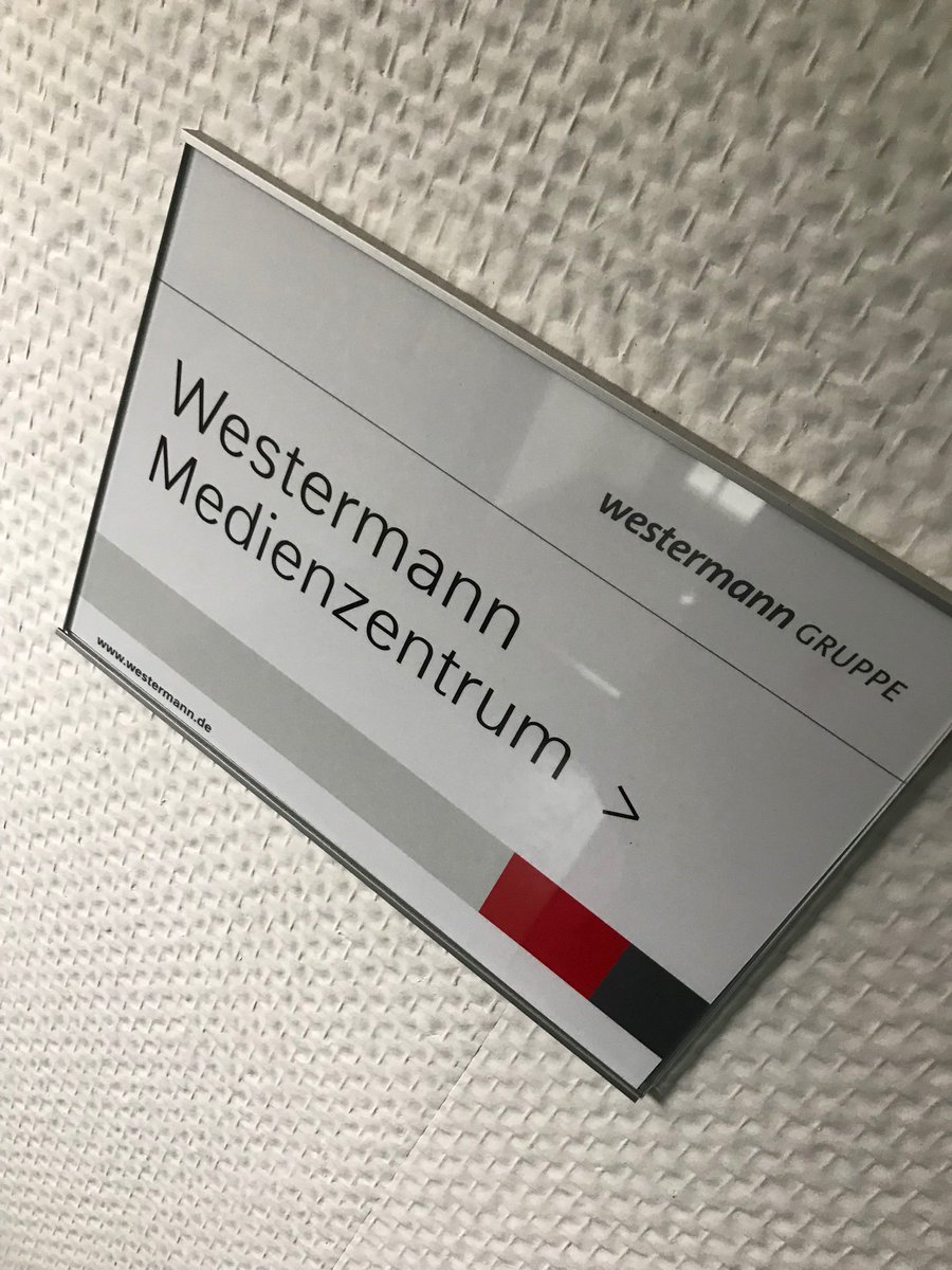 mixkassette's tweet image. Neuer Scheiß von #Westermann #Schöningh - Musikschulbuch. Ich bin so müde.... 🤮

#rosahellblaufalle
