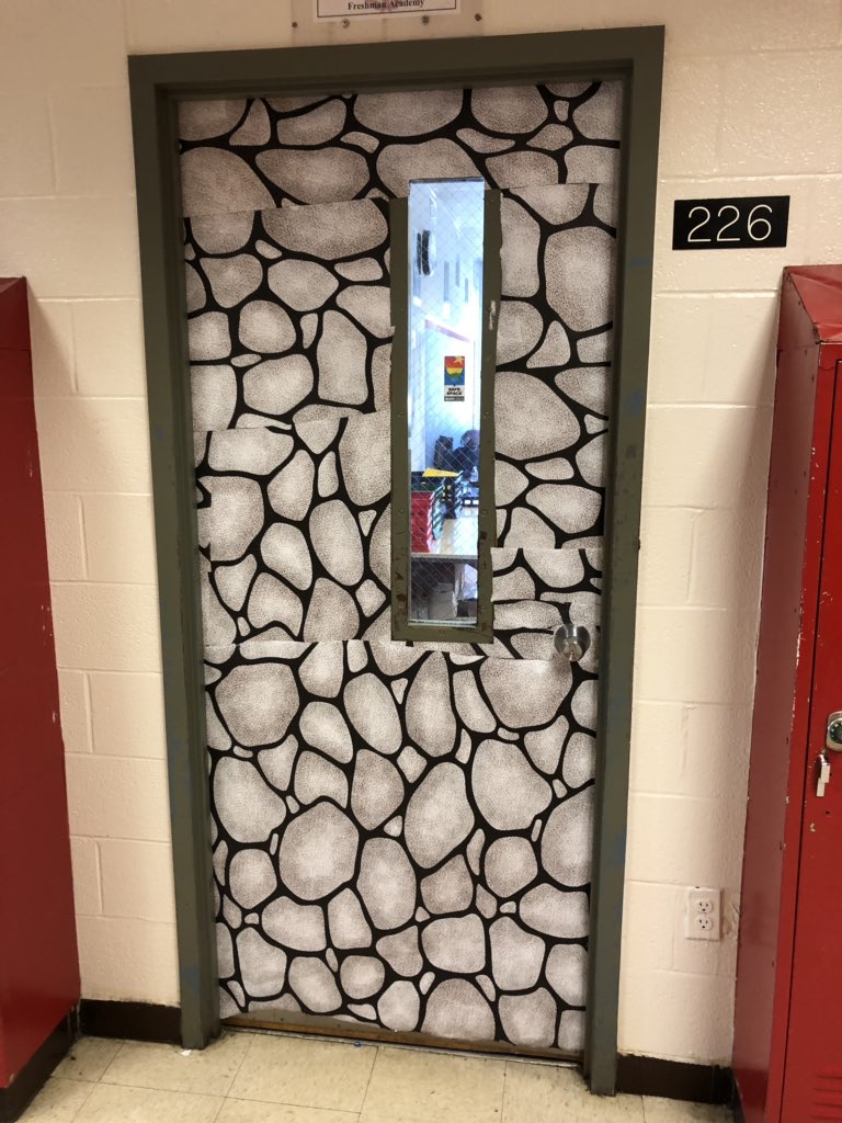 TracyIsing's tweet photo. Homecoming door decorating!!  Champions are only giving us a small preview.  The big reveal is on Friday!  Can’t wait!! #SenecaPride @SenecaPrincipal @SenecaFA2023 https://t.co/rsGaNpyvXa