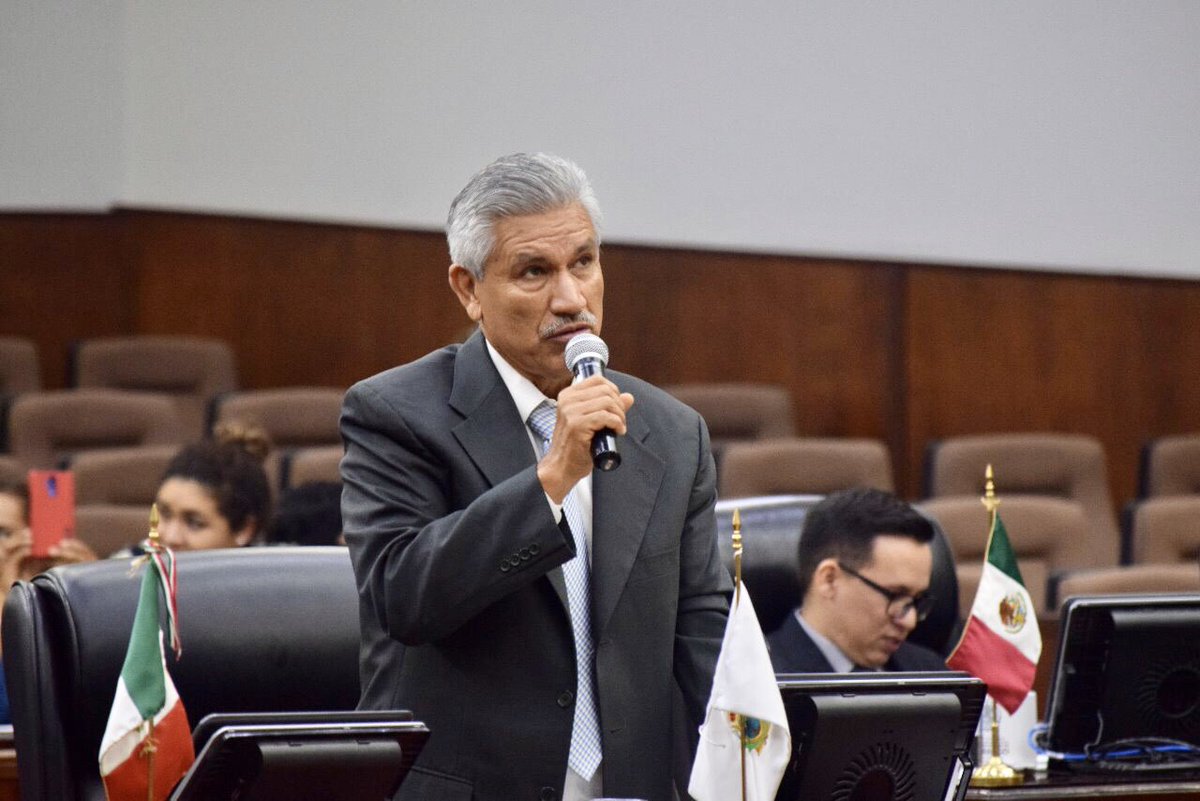 El diputado <a href="/prof_fcoibarra/">Fco. Ibarra Jáquez</a> preguntó:

¿Qué campañas se han realizado para fomentar la cultura de la denuncia? 

¿Cuántas solicitudes de información se han turnado para investigar a los funcionarios?

¿Qué mecanismos han sido necesarios para asegurar la eficiencia de la fiscalía?