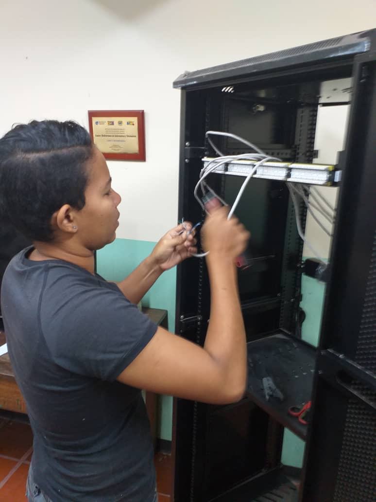 Rehabilitación del CBIT Conopoima Mcpio Hatillo a través del Proyecto Cliente Ligero y Biblioteca Digital @fundabit @psuvaristobulo <a href="/vane_prieto/">Vanessa Prieto</a> @MPPEDUCACION