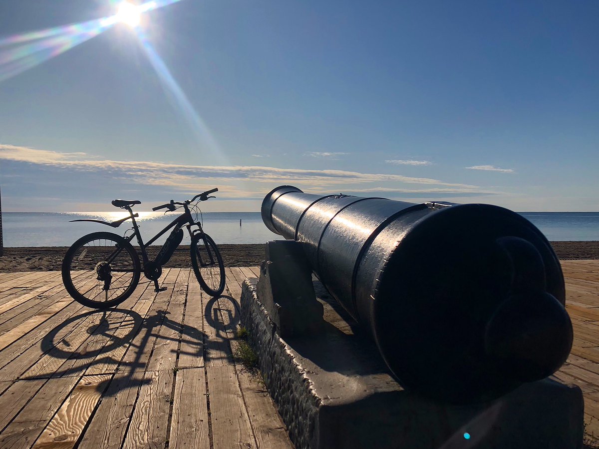 LongBranchTO's tweet photo. Another beautiful day. #mariecurtispark #LongBranchTO #BikeTO #cycleintoronto #toronto https://t.co/hf4GhS6Yal