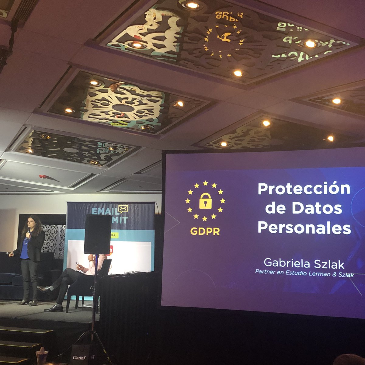 alefehr22's tweet photo. Gran mañana de actualización y casos sobre #MarketingAutomation, #EMailMKT #Metrics, #Analytics y #DataProtection #GDPR junto a @Litvac organizado por @AMDIAweb  #EmailSummitLatam. Espacios de aprendizaje, reflexión y know how compartido en la era del #DataDrivenBusiness. 👏🏻👏🏻👏🏻 https://t.co/tClDPdT9Cx