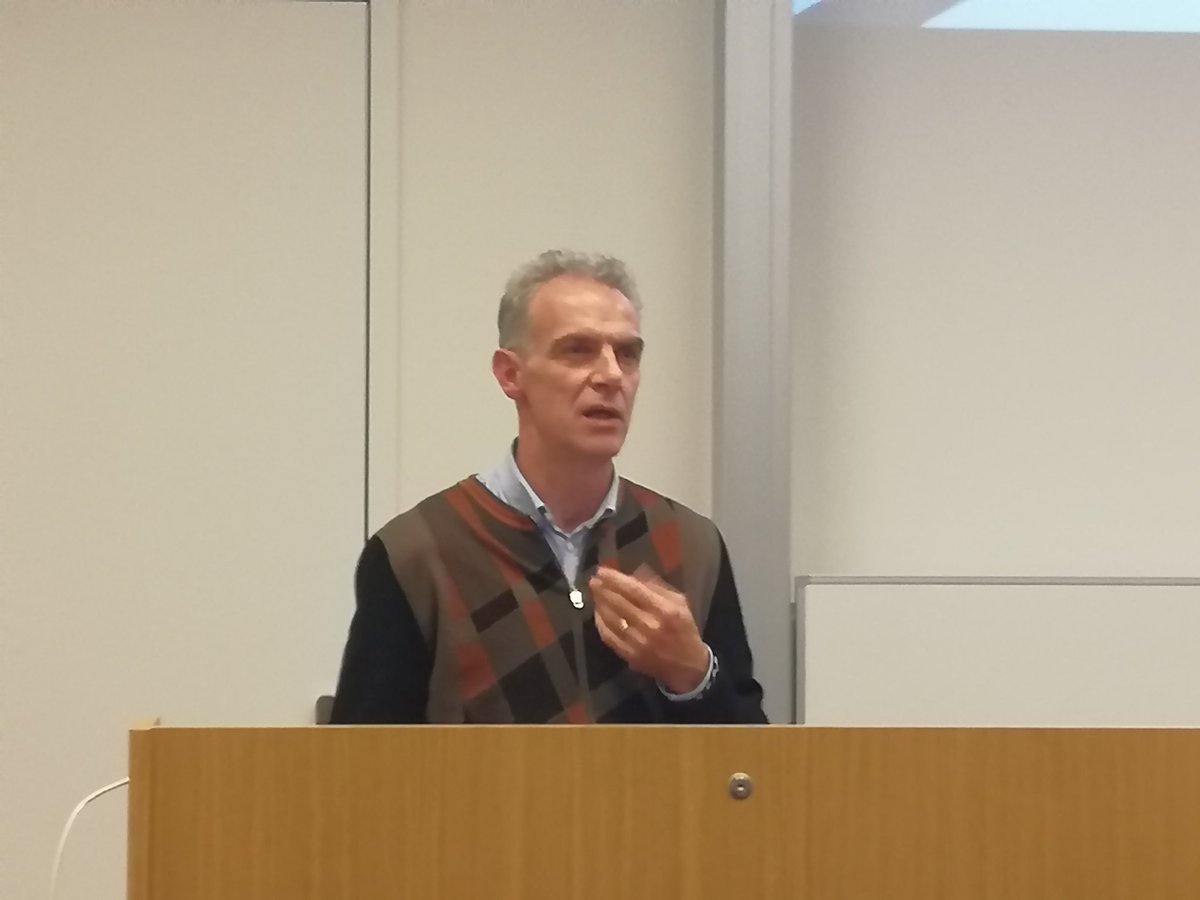 KoenCornil's tweet image. Collega @frederikmarain van @AP_Hogeschool begeestert de studenten op de kick-off van het #postgraduaat #contentrules over content marketing.  #contentmarketing