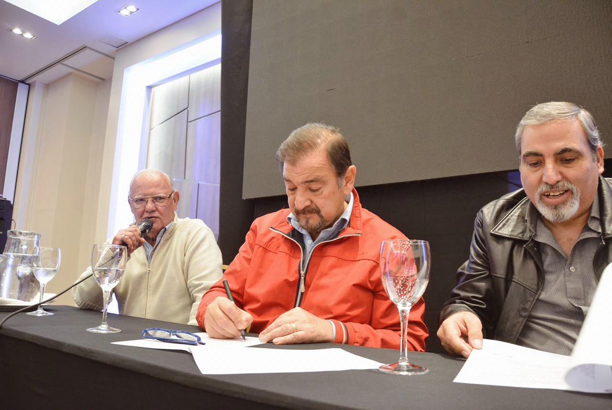 miguelisaok's tweet photo. 👮🏽‍♀CUIDARLOS PARA QUE PUEDAN CUIDARNOS 👮🏽

Una productiva reunión con policías y agentes penitenciarios retirados.
Me dieron un documento con sus opiniones -lo valoro muchísimo- y vamos a trabajar juntos para lograr soluciones que esperan, algunas postergadas desde hace mucho. https://t.co/qT7OteP3PL