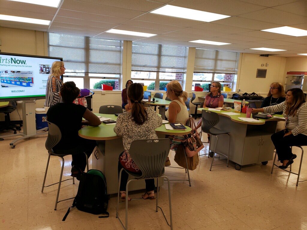ArtsNOW1's tweet photo. “Develop a passion for learning. If you do, you will never cease to grow.” ~ Anthony D’Angelo

Pamela Walker and Crystal Collins are facilitating professional learning in Olanta, SC where teachers are excited to learn about arts integration. #artsnowlearning https://t.co/EYbXHJSQIE