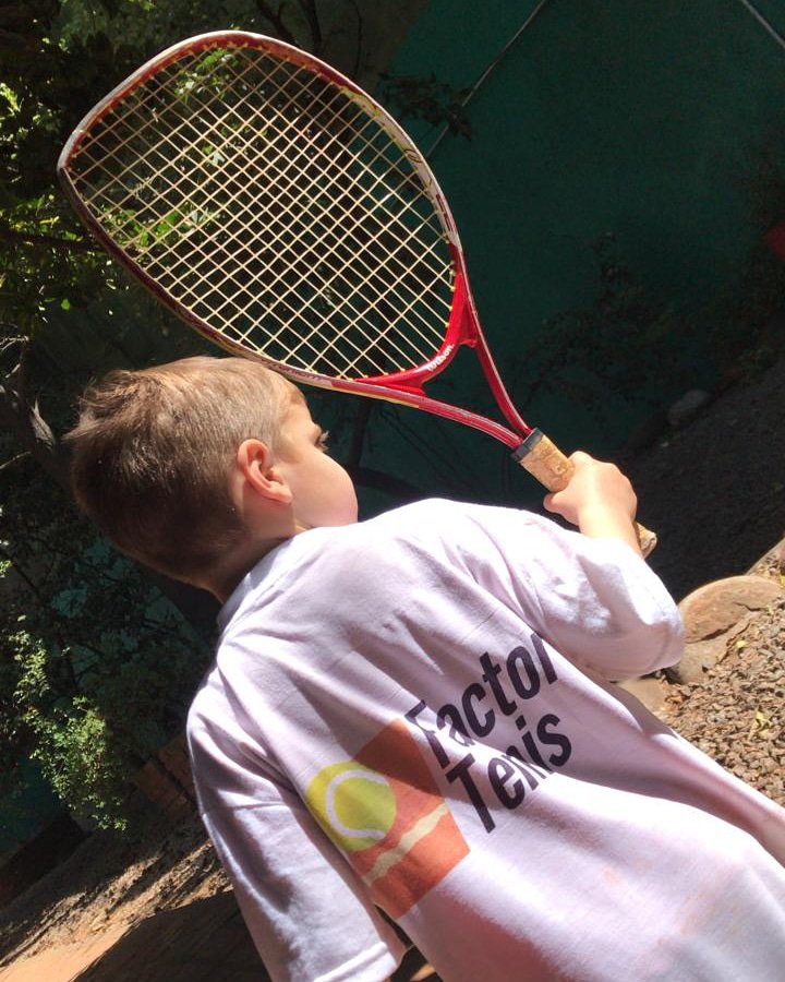 FactorTenis's tweet photo. Con la camiseta puesta!!!
🎾🎾🎾❤️❤️❤️
#FactorTenis #ViviTenis #TennisLife #Tenis #CenteneraTenis https://t.co/dsKLwo2yrb