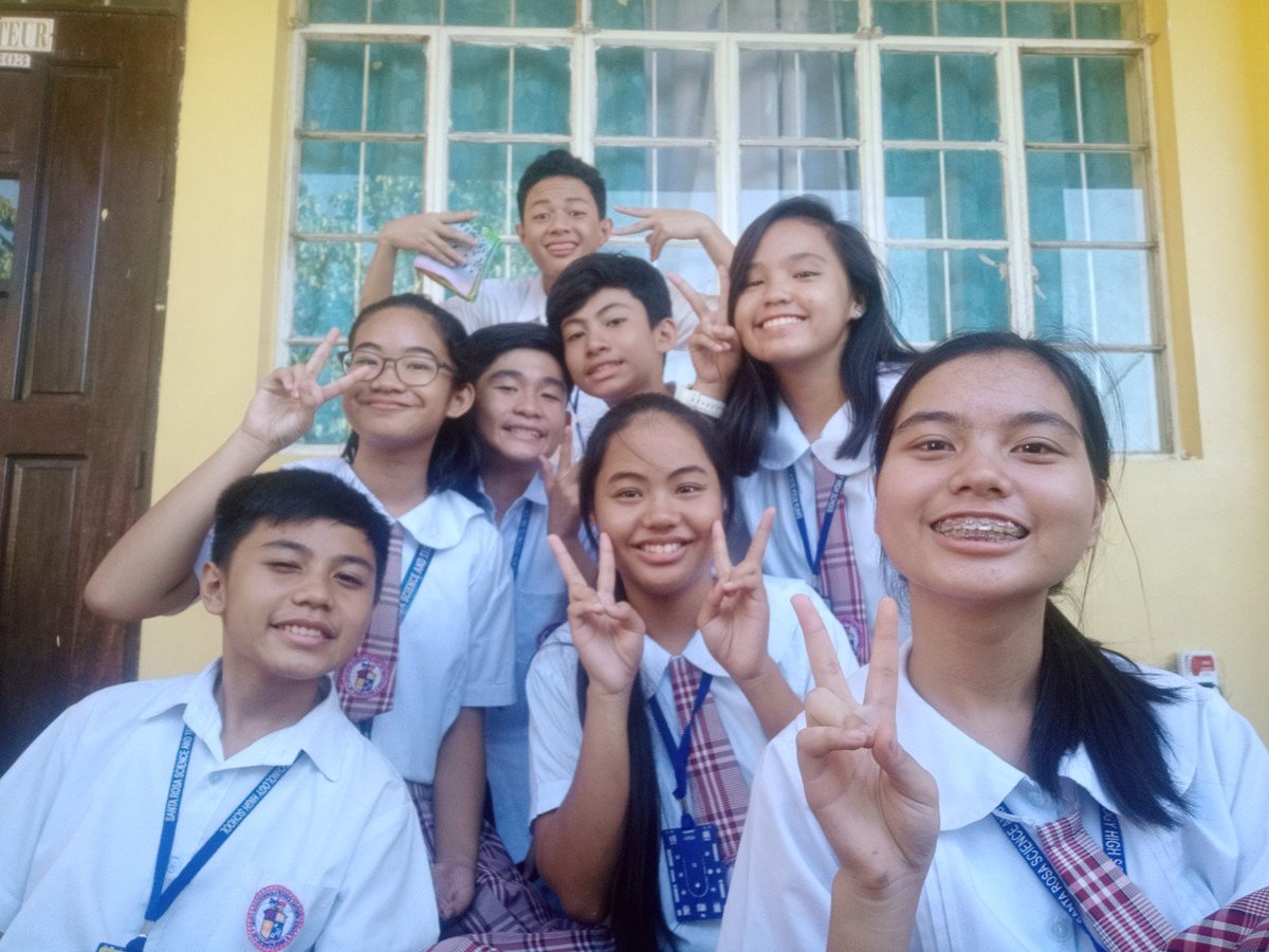 ryanneangelica's tweet image. #taratiklos #plotwist sana ..... goodluck bukas mwahahaha !!☹️💓