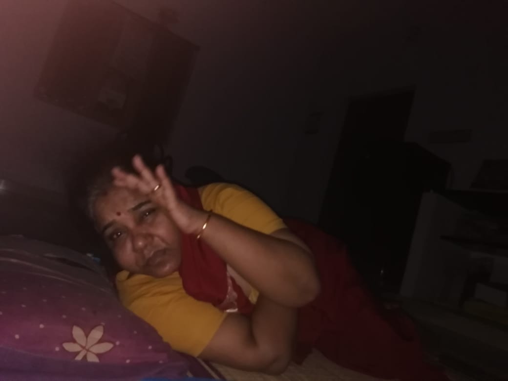 GowriR18's tweet photo. Enga amma night enthirchi en sunni ya paakura https://t.co/cyqgP6weVp