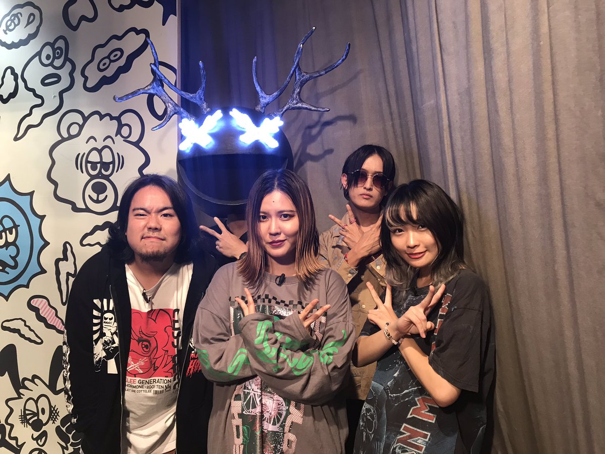 コロナナモレモモ 恋のメガラバ Music Video Youtubeより 何周もしてしまう ツイレポ