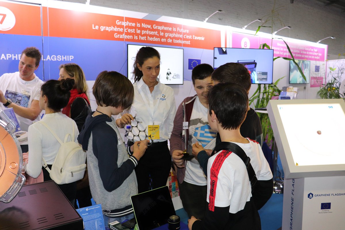 GrapheneEU's tweet photo. People in #Brussels are discovering that #graphene is wonderful! Everyone's wondered by the possibilities of this one-atom-thick material 🔮 #RiDaysEU #ScienceIsWonderful @FETFlagships @EU_Commission @MSCActions https://t.co/mENpqicYus https://t.co/kzitaL92OI