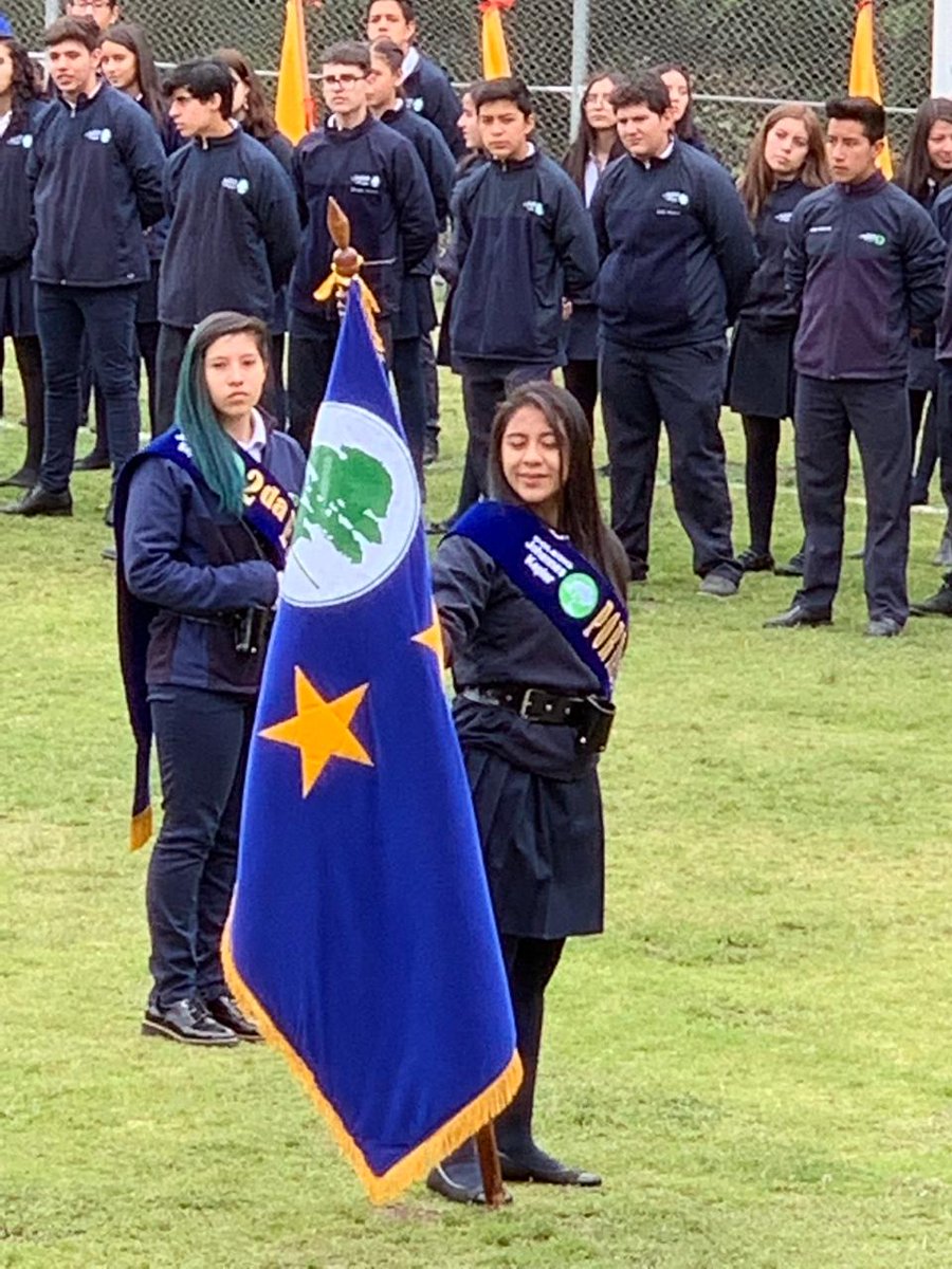 DragonasIDV's tweet photo. DRAGONAS | El éxito es la suma de pequeños esfuerzos, que se repiten cada día.👧🏻🤓
Felicitaciones a nuestra dragona abanderada 🇪🇨🐉 Melani Freire  🥳 https://t.co/PK1ydWYKCS