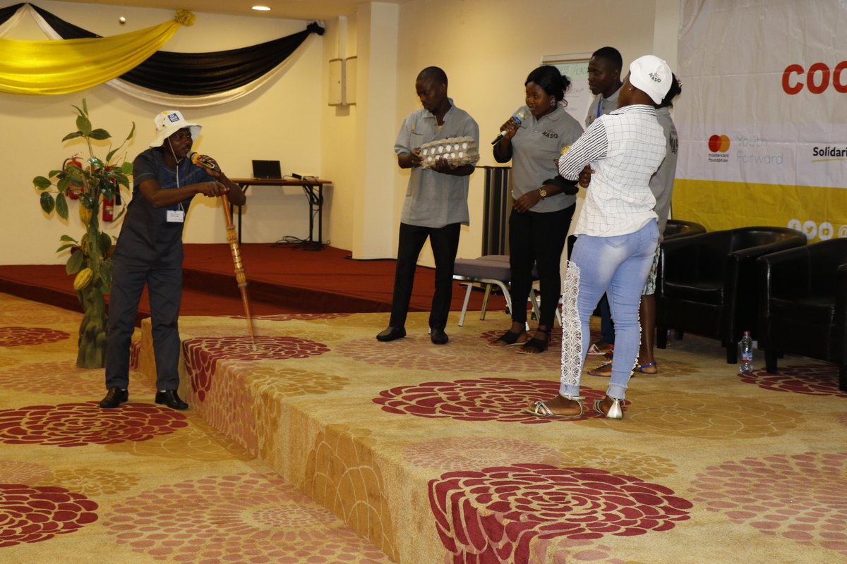 masoghana's tweet photo. The youths showcasing a drama on the MASO change story and how positively the programme has impacted the youths. The play depicted the fact that most of the youths have now become entrepreneurial cocoa farmers.Join us for change that matters #masoyouthincocoa2019 @Solidaridad_wa https://t.co/vFztzqtueT