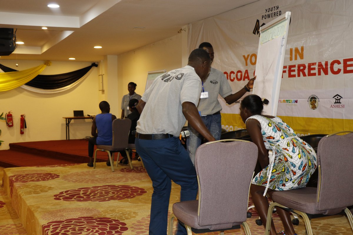 masoghana's tweet photo. The youths showcasing a drama on the MASO change story and how positively the programme has impacted the youths. The play depicted the fact that most of the youths have now become entrepreneurial cocoa farmers.Join us for change that matters #masoyouthincocoa2019 @Solidaridad_wa https://t.co/vFztzqtueT
