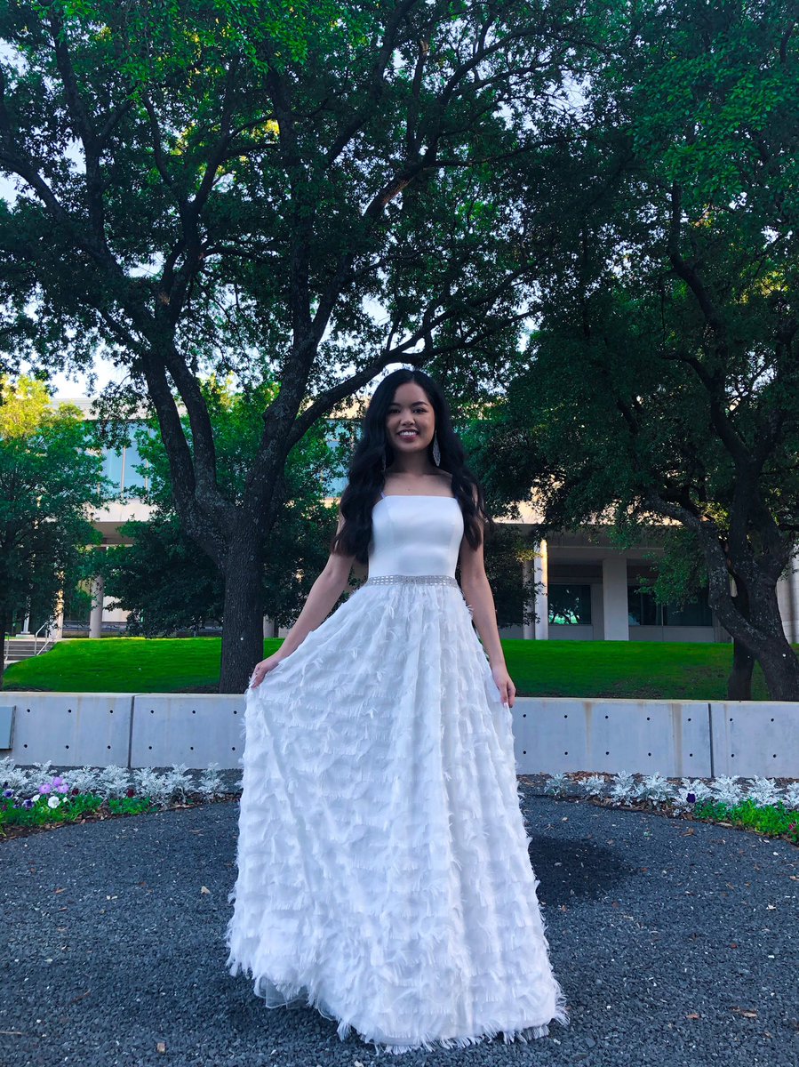 UTDDeltaZeta's tweet photo. #WhyDZWednesday because itโs big little week and I canโt wait to go on lil adventures (& photoshoots!!!) with my lil ๐๐๐ https://t.co/Fm8gTuhQIr