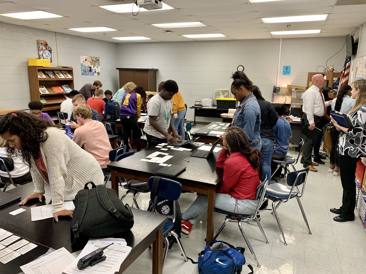 AMDCass's tweet photo. Student discourse and quality questioning are alive and thriving in Mr. Wagner’s Chemistry Class. Great things are happening at Ooltewah High!! ⭕️🦉❤️ #StudentsLeadLearning #BigRedNation @DMullins_AP @hamcoschools https://t.co/B90TFV4Xhy