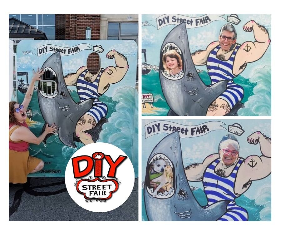 We want to make a big collage of everyone that took a picture with the #gingerlymade x #diysf standee.  
If you took one please post it and tag us so that we can see them all! #diysf #gingerlymade #letsmakeacommunitycollage