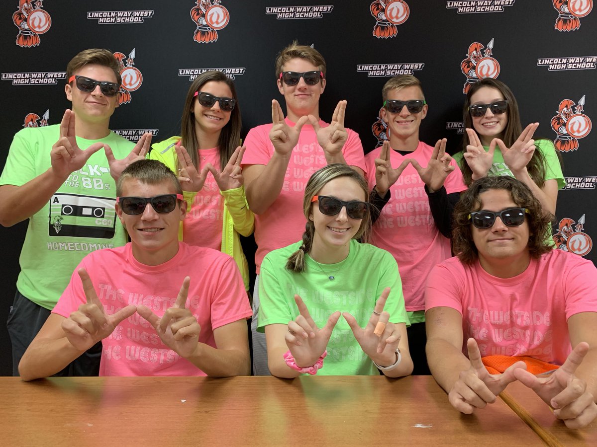LWWestside's tweet photo. 🔶 LWW vs LWC
📆 Friday, September 27
🏈 Kickoff scheduled for 7:30 pm
😎 Wear your best 80s gear https://t.co/tZZYnKCvLX