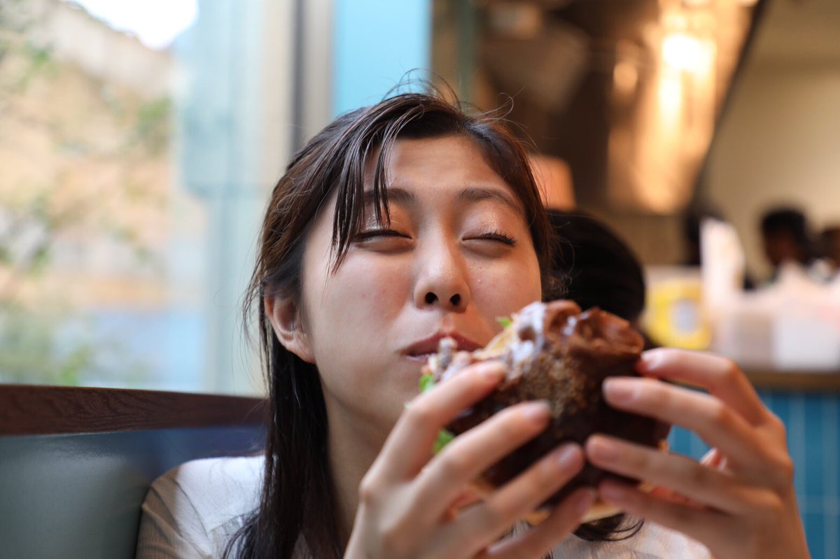 特技は美味しそうに食べることです 特技は美味しそうに食べることです