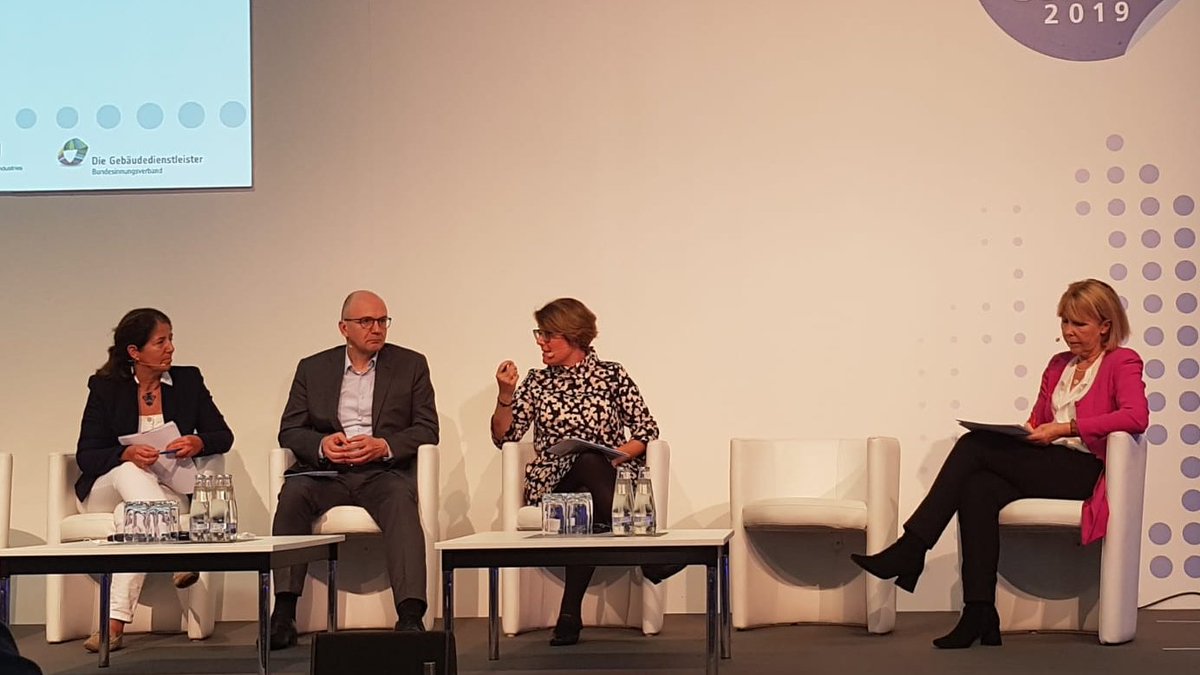 _EFCI_'s tweet photo. @EUnited_EU @AISEdetergents @CMS_Berlin Isabel Yglesias thinks that all actors in the value chain (suppliers, cleaning agents, clients) should be brought together to significantly improve the environmental impact of #cleaning services. #circulareconomy #CMSWS19 #CMS19 https://t.co/fybfhwZGgA