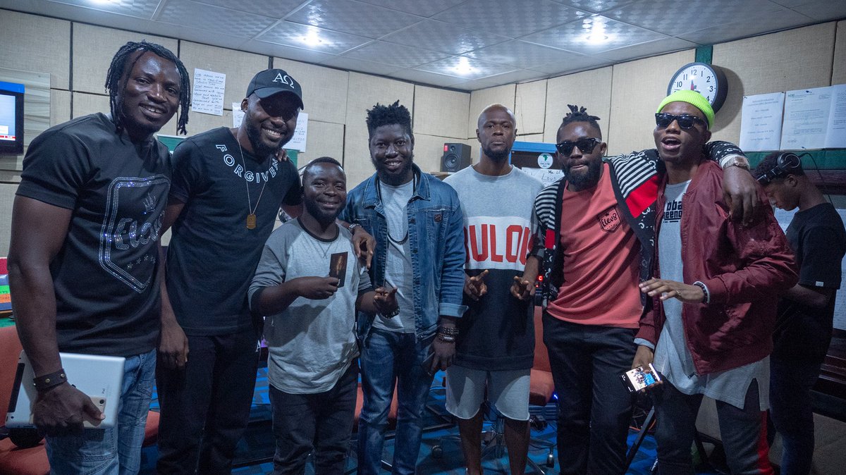 tincityfm's tweet photo. The entire Elev8 Team live in the studio TincityFM Jos with @thednatest on the #Elev8Tourπ₯π₯π₯
Spreading the word though HipHopπ»π§πΆπ£ we had<<<<<Daboomsha, Obareengy, @ItsGAMiE ,Protek, @NUTTYJOSH and @soklevahughes Of Rooftop MCs...
#24Sept https://t.co/kgomzqlj3e