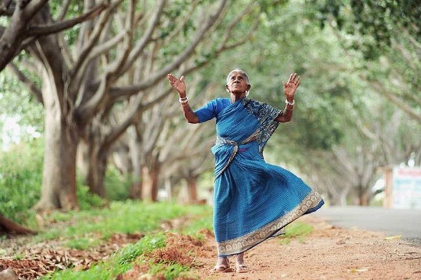 @priyankachopra @GretaThunberg You never talked about humbling #UnsungHeroesOfEarth from India, like #JadavPayeng, the Assamese gentleman who created a forest, the #ForestManofIndia, the mother of 385 banyan trees #SaaluumaradaThimmakka, the 82 yr old shepherd #Kamegowda who  cultivated 14 ponds in 4 decades