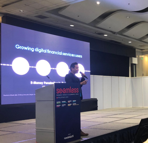 Raymund Villanueva, <a href="/PayMayaOfficial/">PayMaya</a> Director and Head of Growth &amp; Brand Marketing, shared what PayMaya is doing to give more Filipinos access to digital financial services at #SeamlessPhilippines 2019, held earlier today at the SMX Convention Center. #PayMayaForEveryFilipino