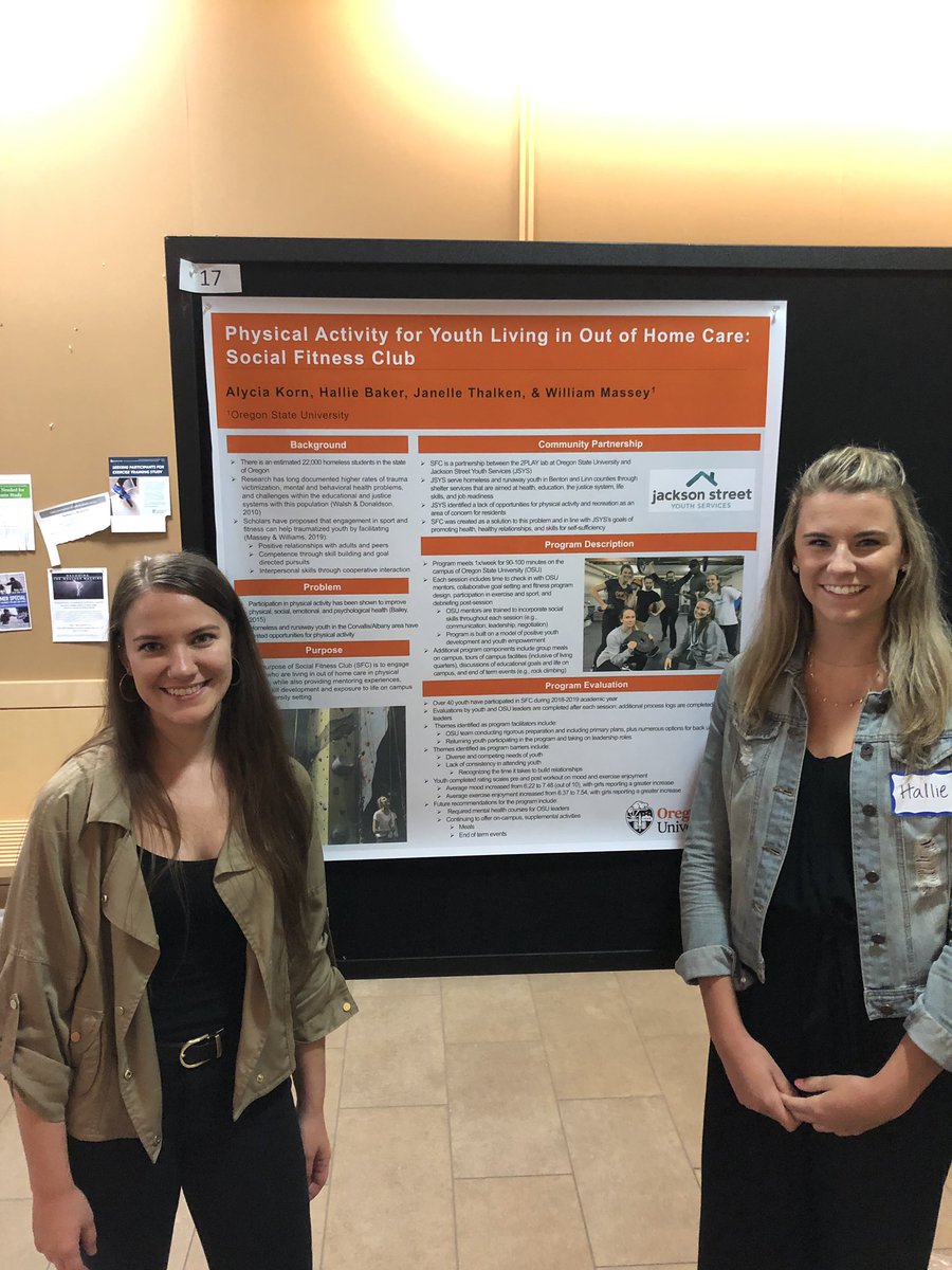 2PLAYlabOSU's tweet image. Proud of our @CPHHS URSA fellows their hard last year. Starting the year off celebrating undergrad research #recess #socialfitness #play