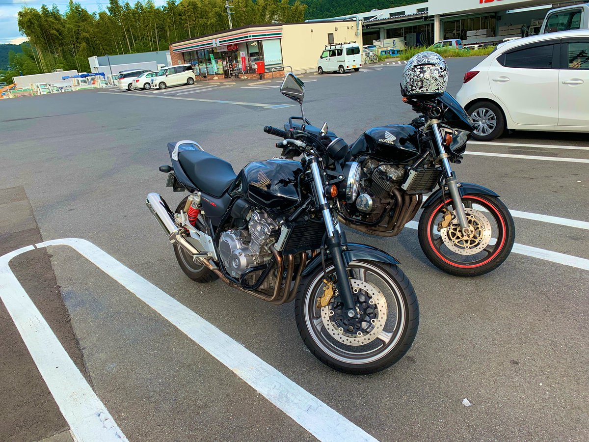 ARDM_326's tweet photo. 駆と走るとろくな事ねぇ
何か変なとこ行く https://t.co/EF7jN6DVWU