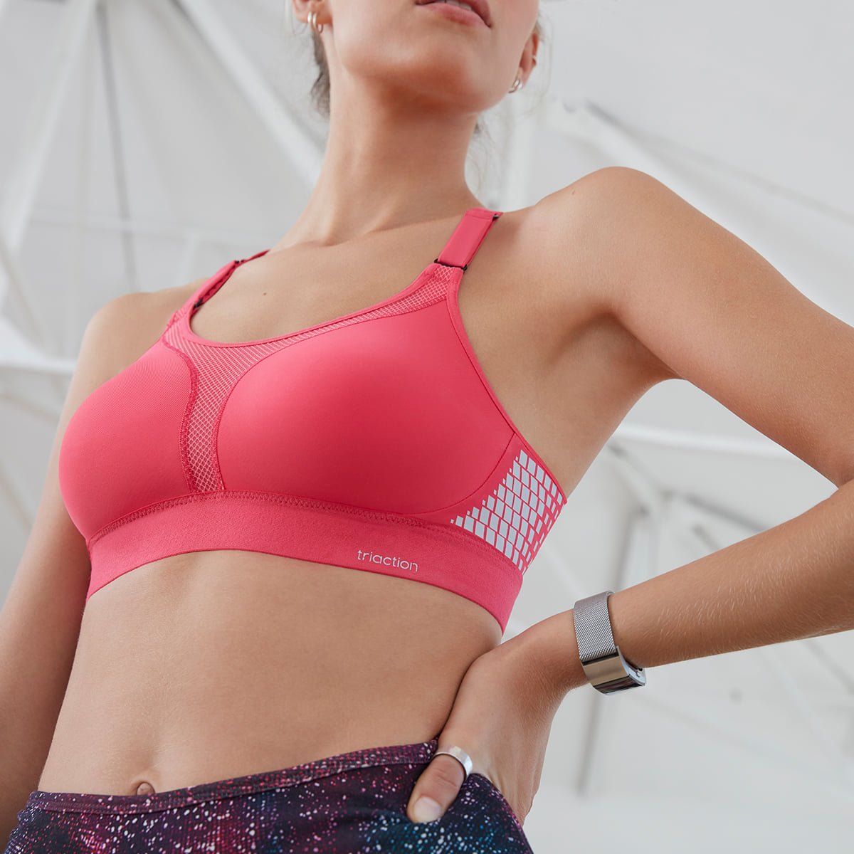 Triumph Sri Lanka on X: Our Triaction Extreme Lite bra offers everything  you desire from a sports bra – optimal support, adjustable straps, wide  lower band with a velvety touch and 77%