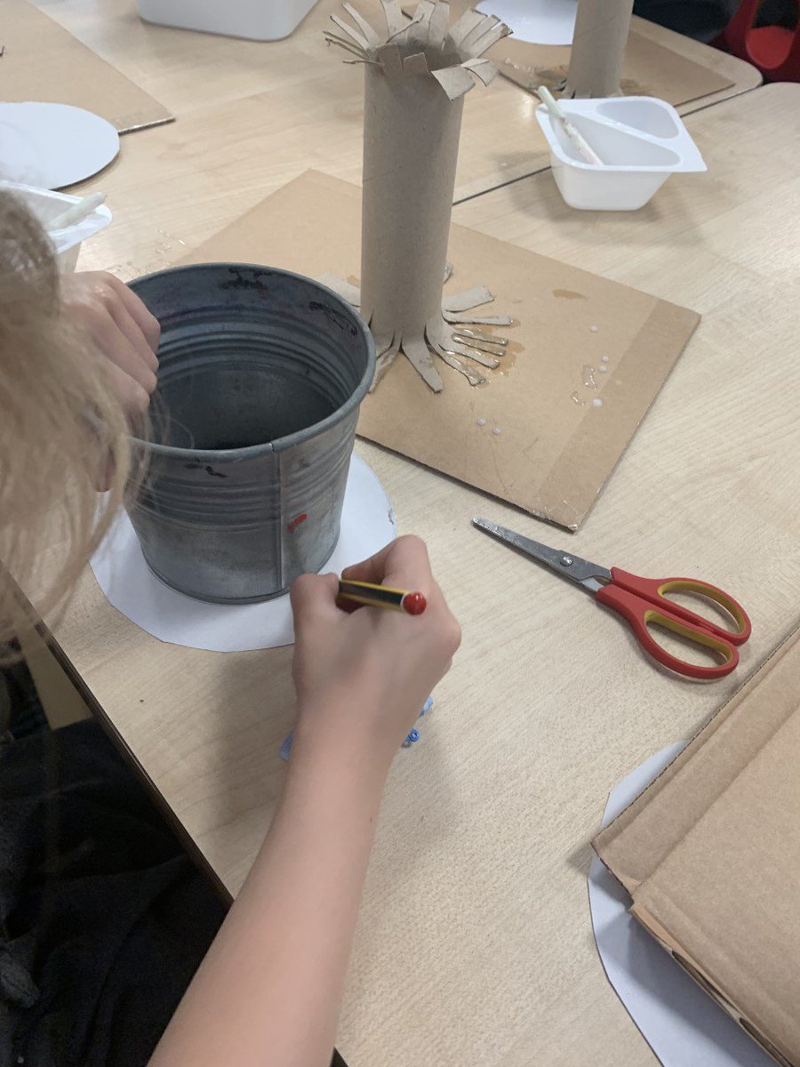 CriggStJames's tweet image. Class 1/2 have started their lighthouses today. Ask them all about Mr Grinling and his lighthouse and the work they're doing! And watch out for the lighthouse update next week #dtproject #mrgrinling #thelighthousekeeper #bringingbookstolife