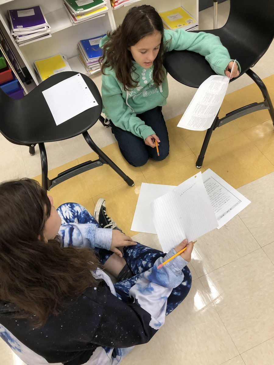 cassobishop's tweet photo. Getting familiar with our Informational Writing Rubric by scooting around the room and grading exemplar essays. #readitspeakitwriteit @ParkView_Knight @BradleySchools https://t.co/o6FAQEpyyC
