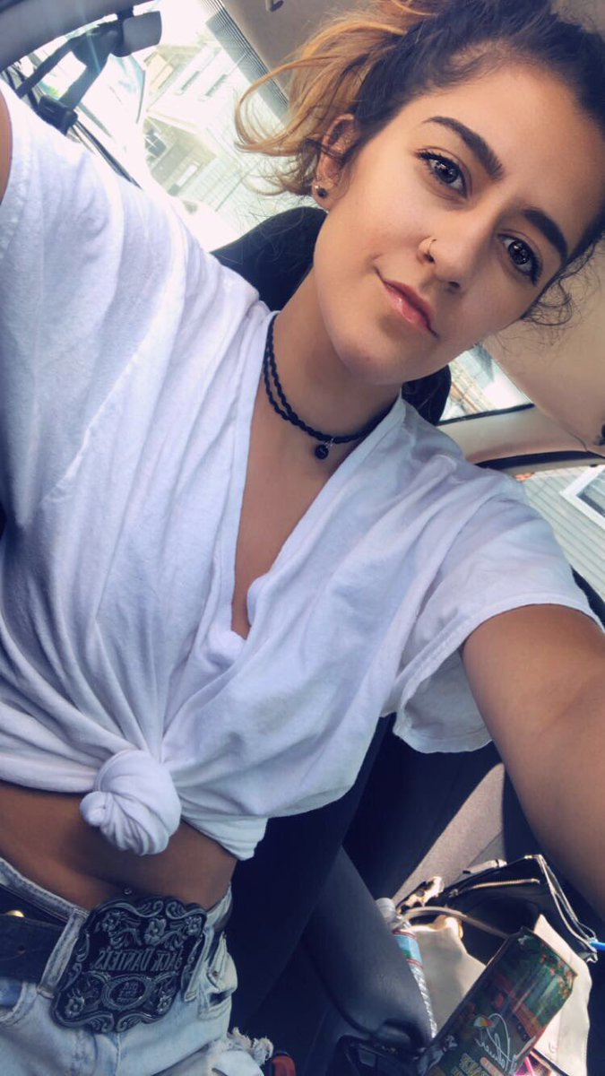 Fallywallyxo's tweet photo. Aaaaand... go! #selflove
#selfietrain ?? 😂 https://t.co/QRUmKkGEyr