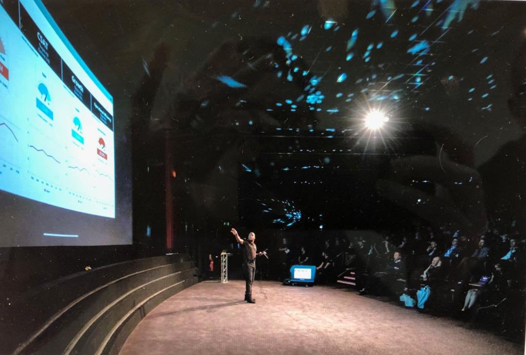 0liverQ's tweet photo. Best shot of @DeanForbes at Premier Event #NewDimension #HR #HCM @CoreHR https://t.co/eCQJM2OoQb