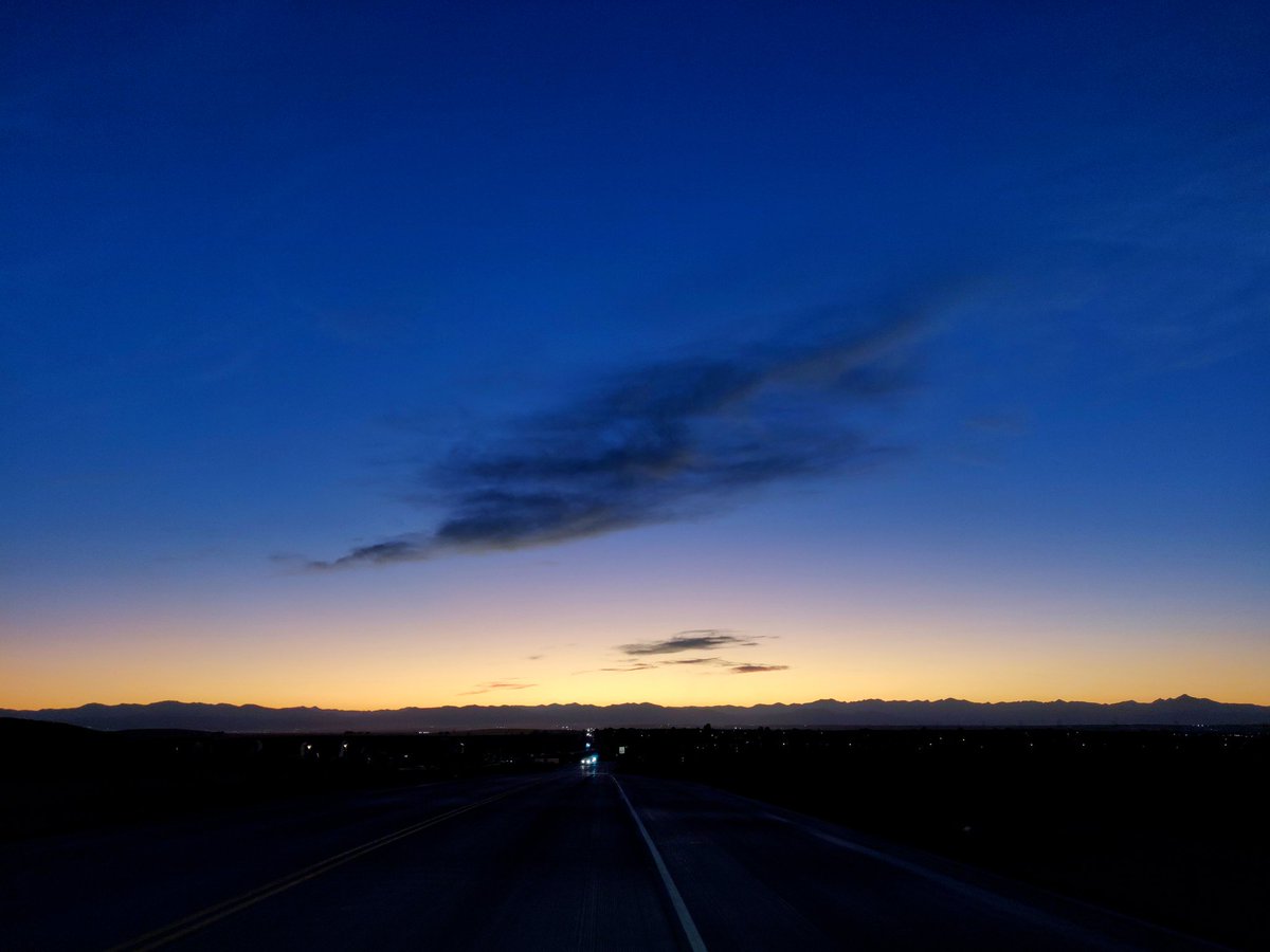 wolvesrock520's tweet photo. I can't say that I won't miss these sunsets. I remember when I first moved here hating that I couldn't see the sun set below the horizon, but lately, I've come to love the CO sunset. :) It will be bittersweet when I move. #sunset #colorado #denver #denversunset https://t.co/LXpwVWP9bG