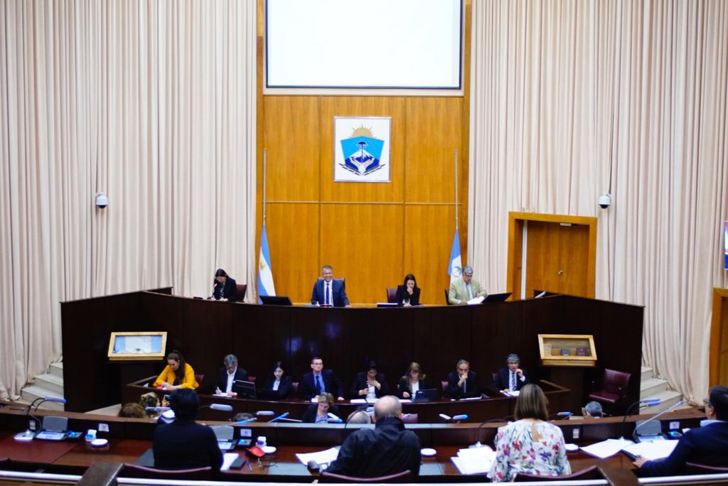RCacault's tweet photo. Hoy #SesiónOrdinaria en @LegislaturaNqn @DiputadosMPN @Dip_duPlessis @DipSifuentes @dipramonsoto https://t.co/Ots2E6gsip