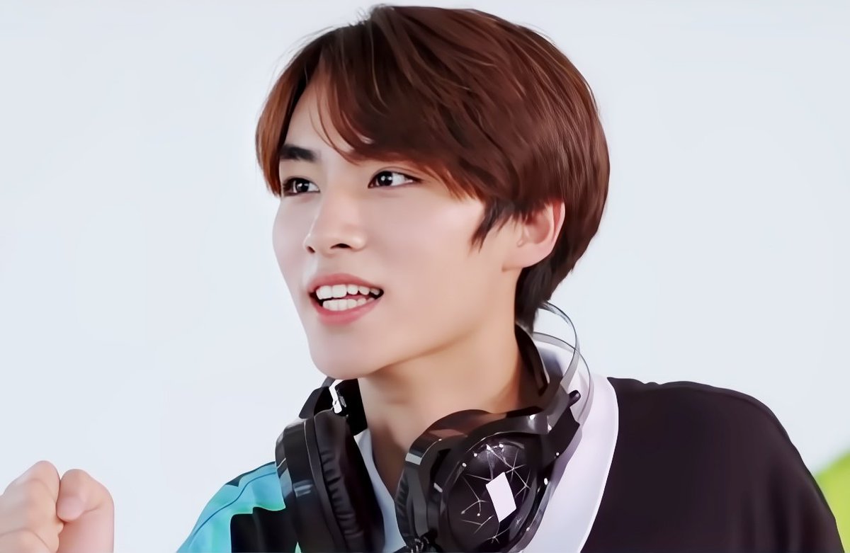 DreamingJadeXJ's tweet photo. 초롱초롱한 눈과 완전무해한 불주먹🔥
#샤오쥔 #Xiaojun #肖俊 #WayV #威神V
#소년위계획 #WayVDreamPlan_EP11 https://t.co/ZXIyllH3Sw