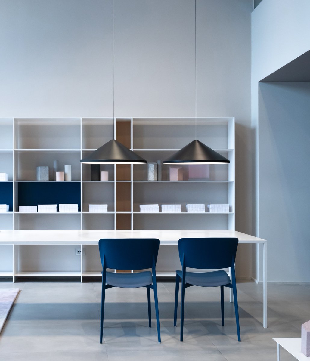 Wow_Lighting's tweet image. From black to blue, @VibiaLight NORTH hanging lamp color palette looks delicate and refined. Designed by @Arik_Levy.

bit.ly/2nd7lBH

#wowlighting #vibiaMILES #vibia #NORTH #lightingdesign #lightinginspo #colordesign #ariklevy