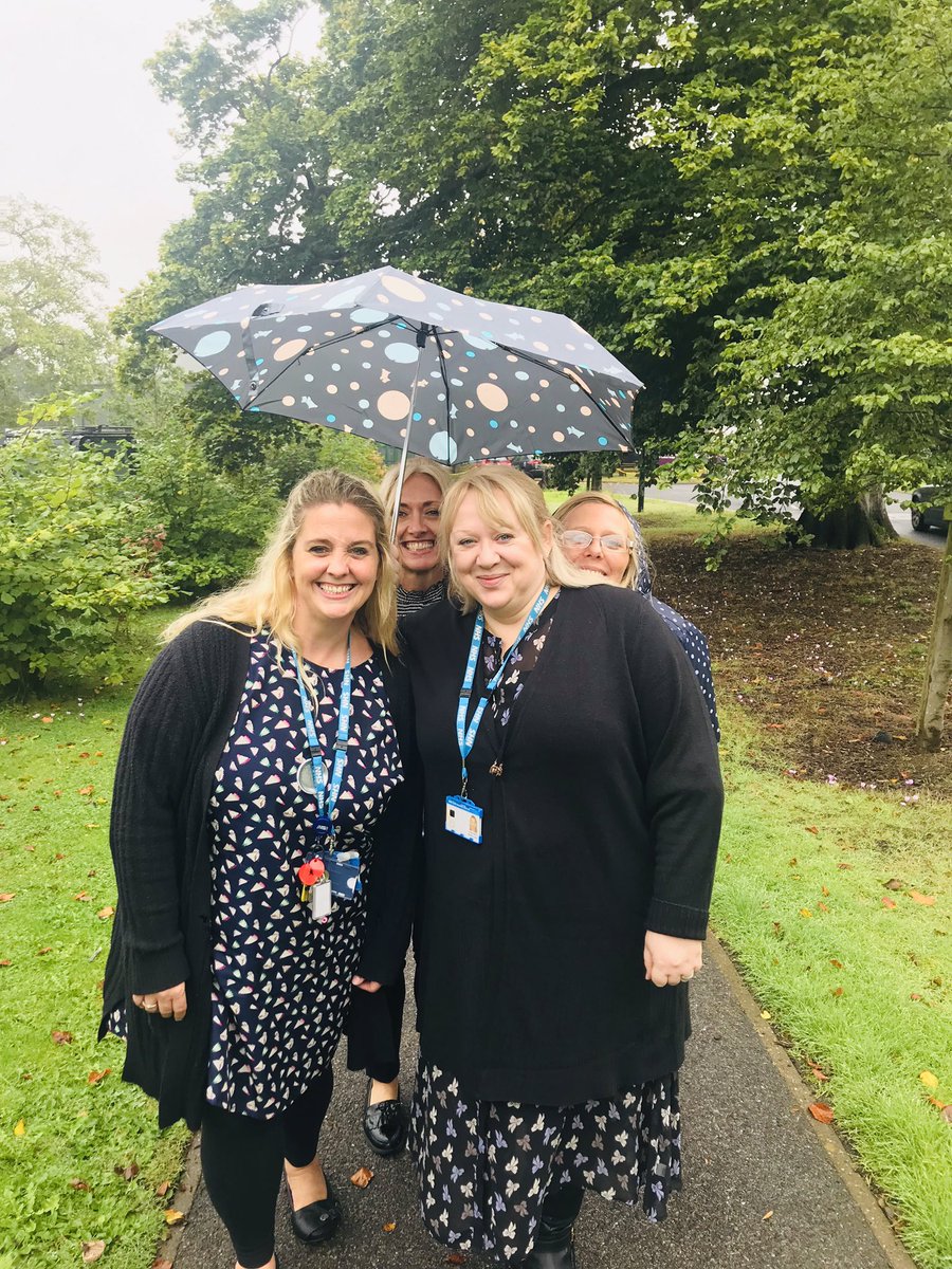 sarahlgritton's tweet photo. @childrencgrdash @rdash_hwb #healthandwellbeing - taking a walk in the rain to be part of the health and well-being get together this afternoon 😊 https://t.co/LDGbEYQ8Uk