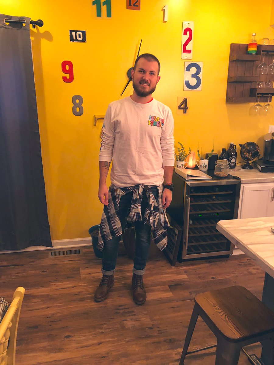 Mr_Nuge_Science's tweet photo. The 90s brought a Legend into to the World! Thanks Mom and Dad! #SHSuccess #SHDAWGS #HOCO2K19 https://t.co/r0gtLRxgRT
