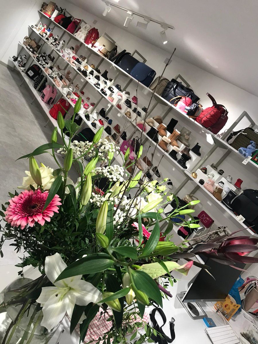 DIA_Systems's tweet photo. Don't forget we also have the ability to produce and fabricate bespoke display systems. 

We assist our clients through the design stage and understand their requirements, to ensure the display systems we supply maximise their function to full potential.

#display #fitout #retail https://t.co/n2pH9p7Xh5