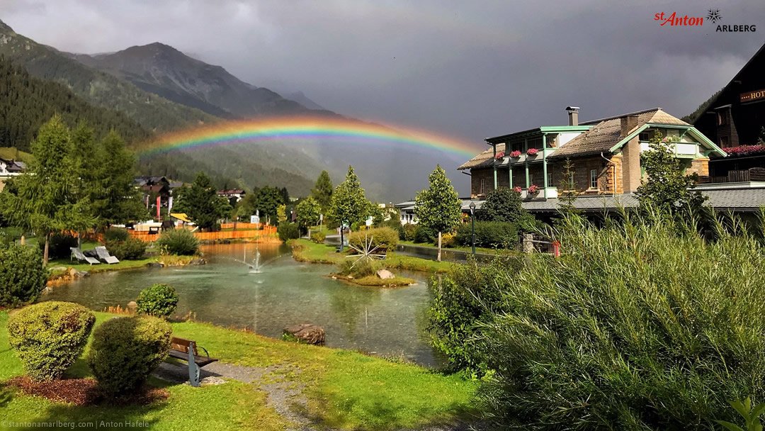 StantonReview's tweet photo. Somewhere over the rainbow 🎶... #stantonamarlberg 😍

📸 by Anton Hafele

#arlberg #rainbow #austria https://t.co/a1BQRg7EDK