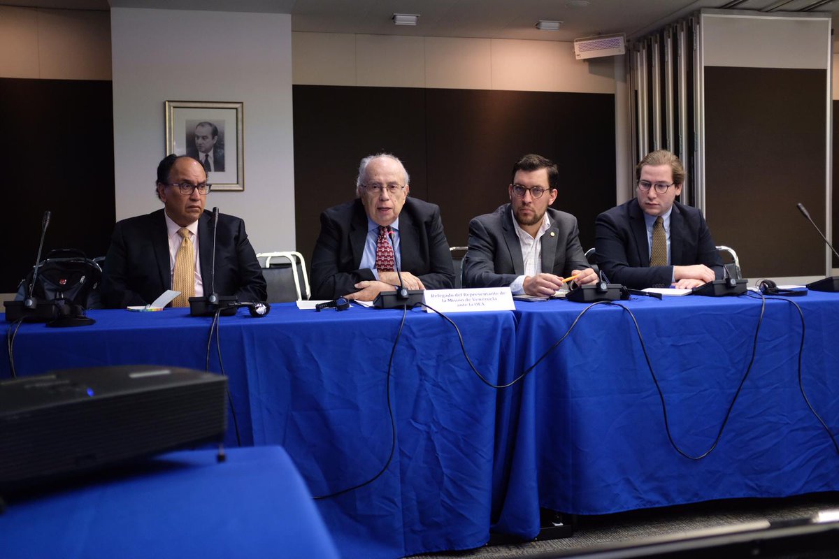 CIDH's tweet photo. #CIDHAudiencias Representante Permanente de #Venezuela ante la @OEA_oficial designado por la Asamblea Nacional de Venezuela invita a la @CIDH a realizar una visita in loco al país. https://t.co/suuweC97hY