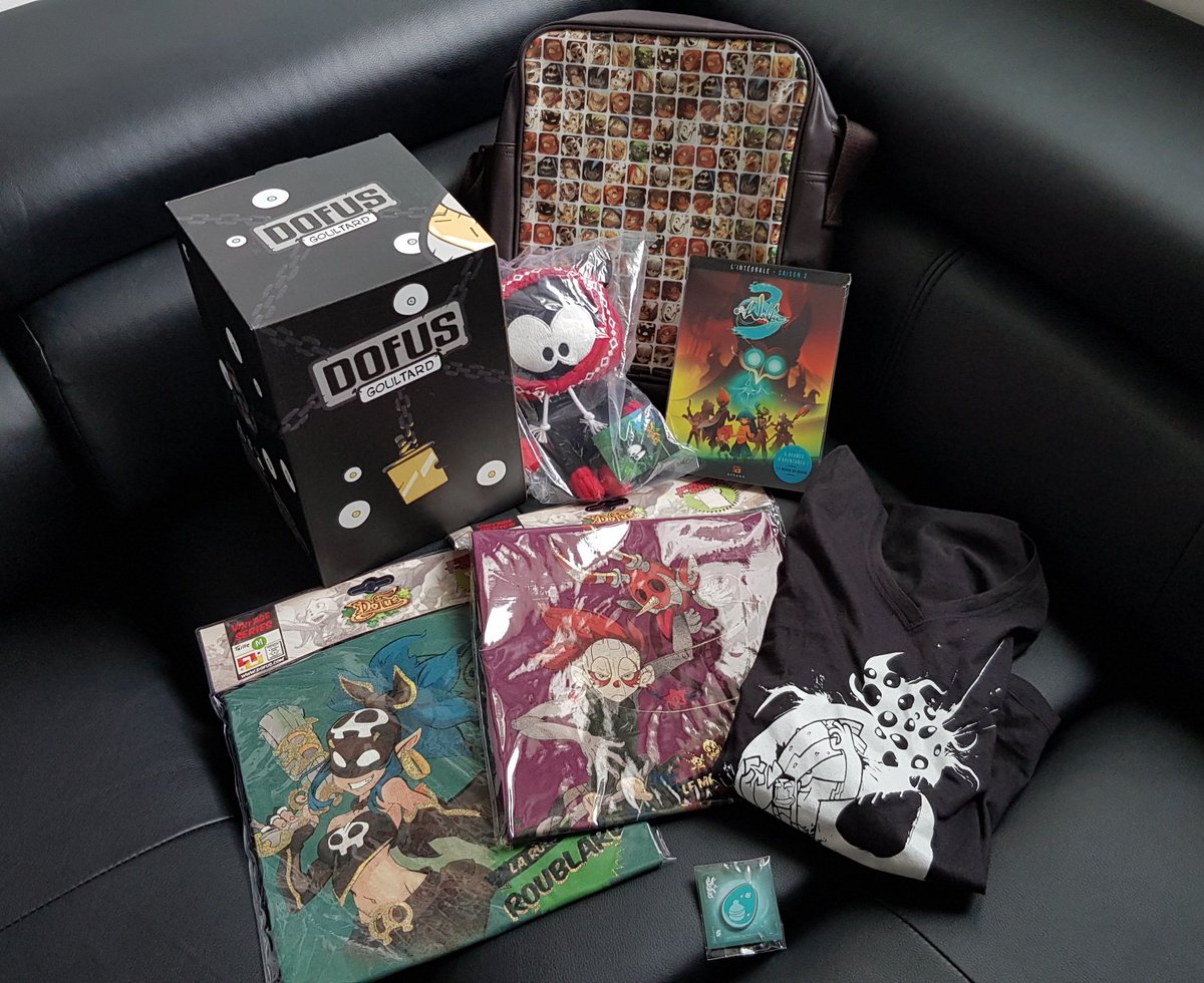 JVCom's tweet image. 🔔 Concours DOFUS x Wakfu : 2/6 ! 

RT + Follow @JVCom pour gagner :
- Figurine Goultard (1000 exemplaires, 80€)
- L’intégrale Wakfu saison 3 en DVD
- Un sac
- Un sweat
- Deux tee-shirts
- Une peluche Dofus
- Des goodies !

Fin le 30 à 14h, règlement : docs.google.com/document/d/14A…