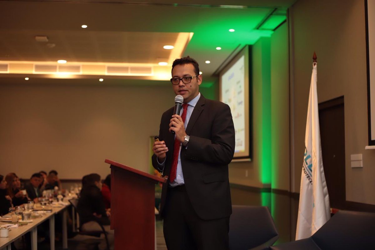 FondoSoldicom's tweet photo. #IIForoSoldicom Conferencia: ¿Cómo aportan los Biocombustibles a la sostenibilidad del sector minorista de combustibles? Carlos Graterón, Director Técnico de @FNBColombia https://t.co/3hbHyfb4OH