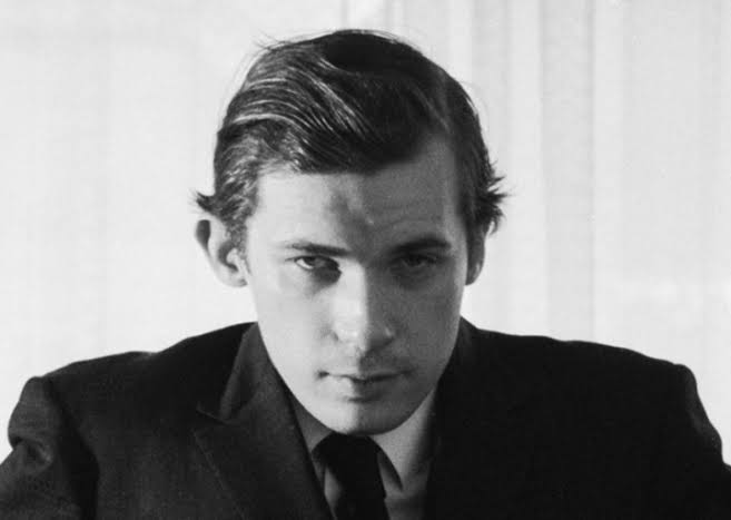 Happy Birthday Glenn Gould. 