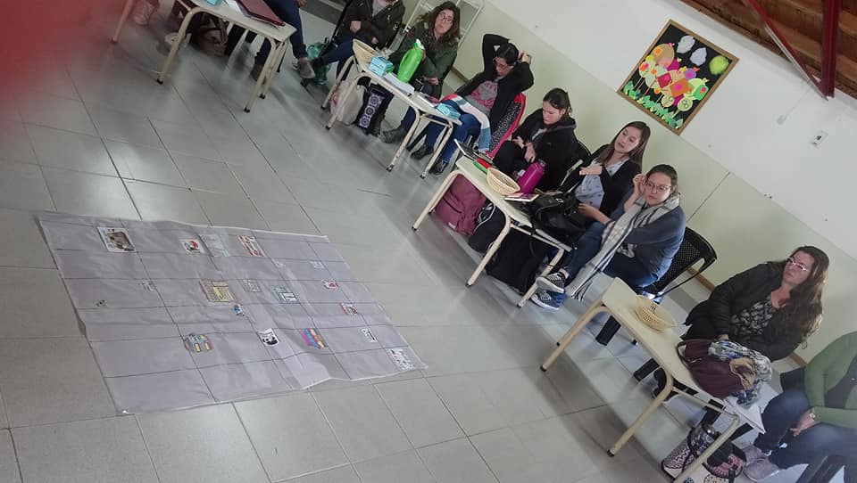 CIIESanCayetano's tweet photo. Último encuentro "Imaginar y crear con Scratch. Nivel 1" Compartimos experiencias de la actividad de ida y vuelta. Muy ricos los aportes! Felicitaciones!!! @marilepel16 @equipocoordciie @BAeducacion https://t.co/5ImOzLxvjU